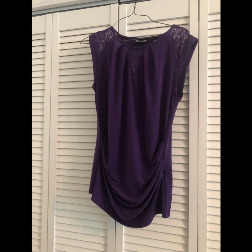 Sleeveless shirt
